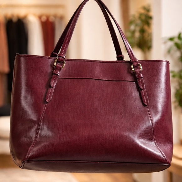 COACH Mollie Tote In Burgundy Leather. - Picture 2 of 7
